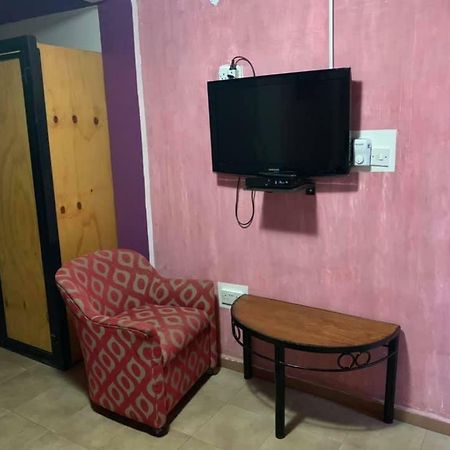 Vlv International Guest House Кололи Экстерьер фото
